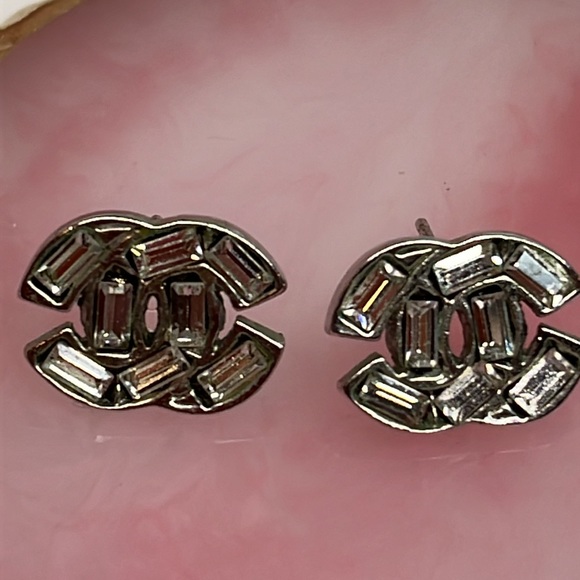 CHANEL EARRINGS - Picture 1 of 6